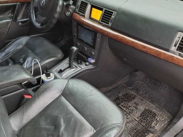 Серый Опель Вектра, объемом двигателя 3 л и пробегом 280 тыс. км за 3500 $, фото 5 на Automoto.ua