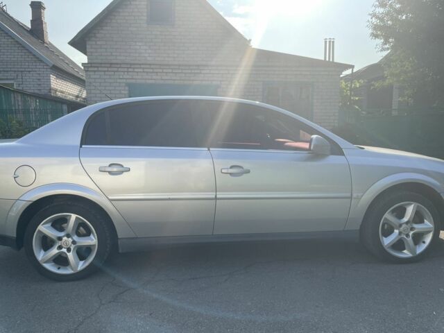 Серый Опель Вектра, объемом двигателя 2.2 л и пробегом 251 тыс. км за 3500 $, фото 1 на Automoto.ua