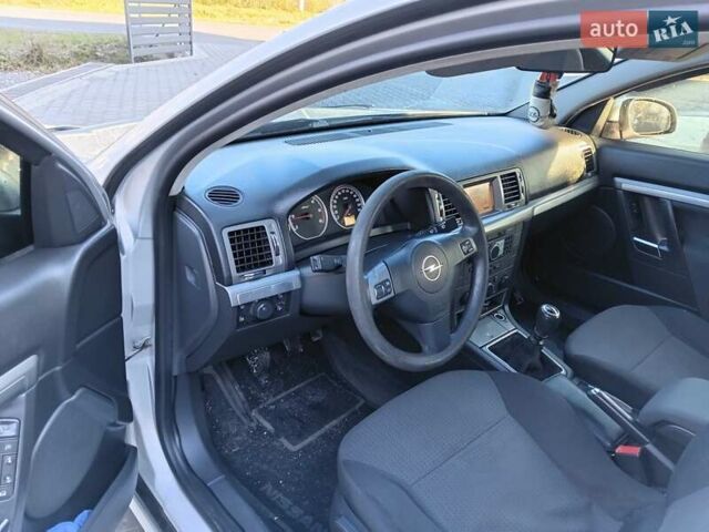 Серый Опель Вектра, объемом двигателя 1.9 л и пробегом 315 тыс. км за 4200 $, фото 14 на Automoto.ua