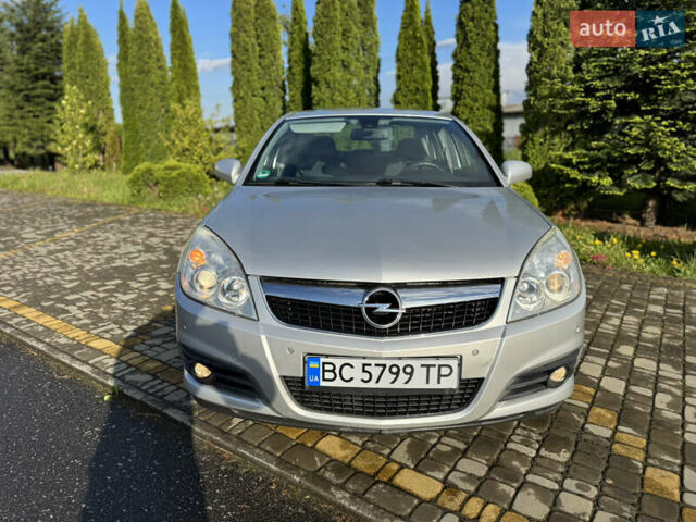 Сірий Опель Вектра, об'ємом двигуна 2.2 л та пробігом 180 тис. км за 5350 $, фото 2 на Automoto.ua
