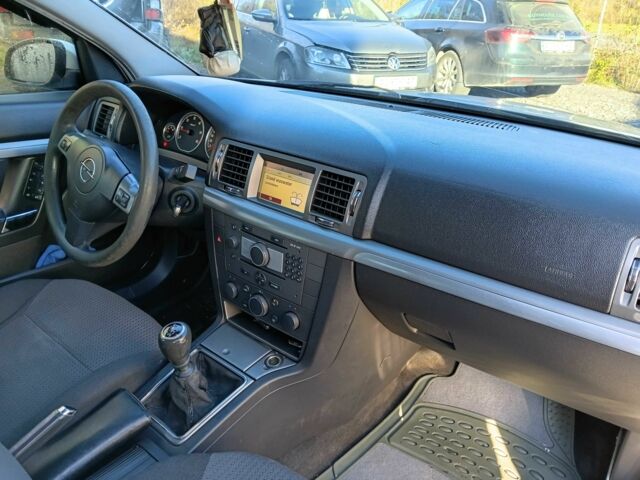 Серый Опель Вектра, объемом двигателя 1.9 л и пробегом 315 тыс. км за 4200 $, фото 17 на Automoto.ua