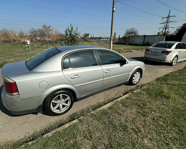 Сірий Опель Вектра, об'ємом двигуна 2.2 л та пробігом 375 тис. км за 4500 $, фото 11 на Automoto.ua