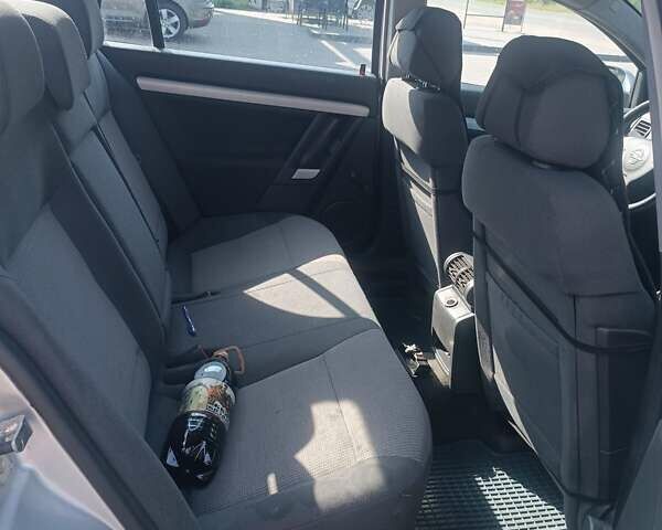 Сірий Опель Вектра, об'ємом двигуна 1.6 л та пробігом 280 тис. км за 3600 $, фото 5 на Automoto.ua