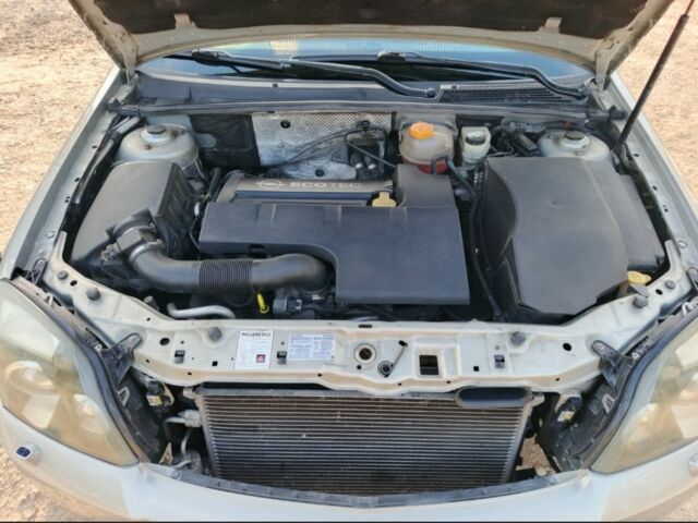 Серый Опель Вектра, объемом двигателя 2.2 л и пробегом 284 тыс. км за 4900 $, фото 12 на Automoto.ua