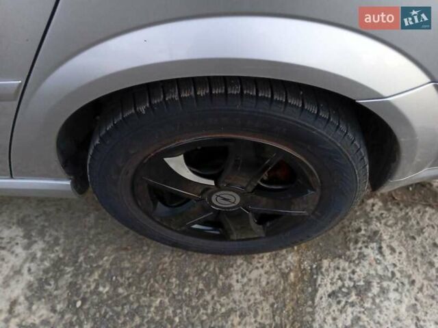 Серый Опель Вектра, объемом двигателя 1.9 л и пробегом 315 тыс. км за 4200 $, фото 1 на Automoto.ua