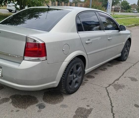 Серый Опель Вектра, объемом двигателя 2.2 л и пробегом 200 тыс. км за 5500 $, фото 1 на Automoto.ua