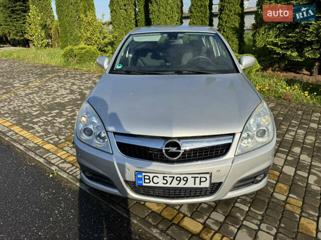 Сірий Опель Вектра, об'ємом двигуна 2.2 л та пробігом 180 тис. км за 5350 $, фото 5 на Automoto.ua