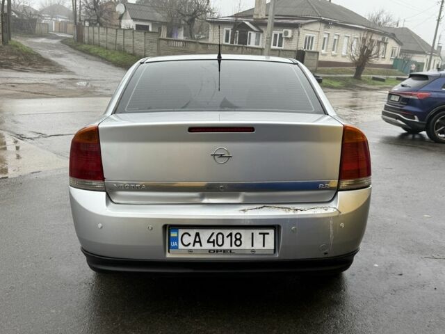 Серый Опель Вектра, объемом двигателя 2.2 л и пробегом 160 тыс. км за 3800 $, фото 4 на Automoto.ua