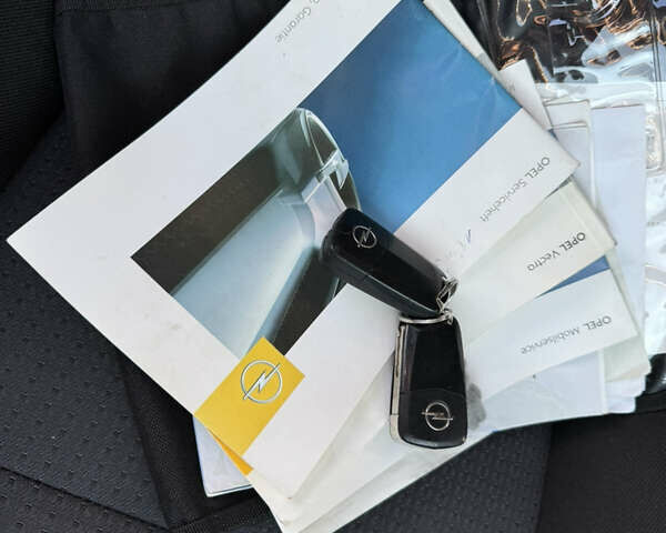 Серый Опель Вектра, объемом двигателя 2.2 л и пробегом 182 тыс. км за 5000 $, фото 89 на Automoto.ua