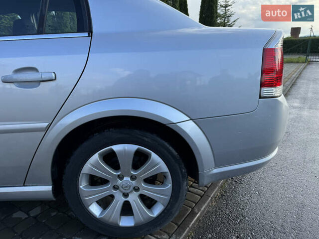 Сірий Опель Вектра, об'ємом двигуна 2.2 л та пробігом 182 тис. км за 4999 $, фото 45 на Automoto.ua