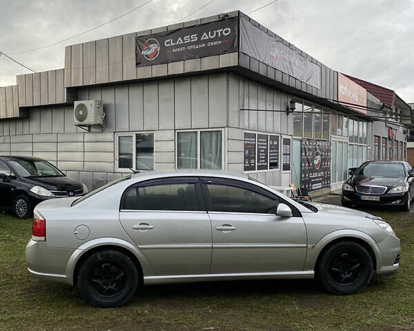 Опель Вектра 2005 у Тячеве на Automoto.ua Сірий Опель Вектра, об'ємом двигуна 1.9 л та пробігом 280 тис. км за 3699 $, фото 13 на Automoto.ua