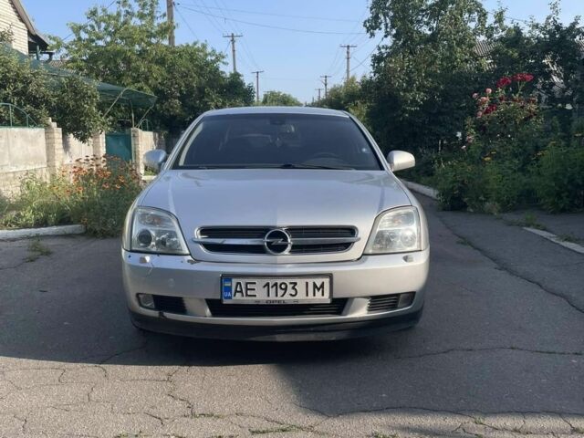 Серый Опель Вектра, объемом двигателя 2.2 л и пробегом 251 тыс. км за 3500 $, фото 2 на Automoto.ua