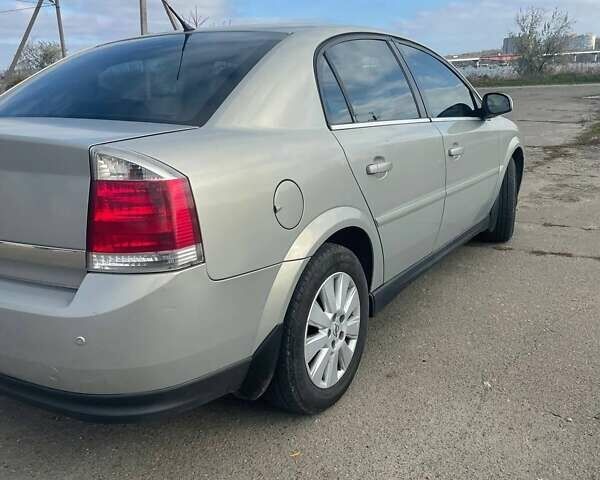 Серый Опель Вектра, объемом двигателя 2.2 л и пробегом 175 тыс. км за 5300 $, фото 1 на Automoto.ua