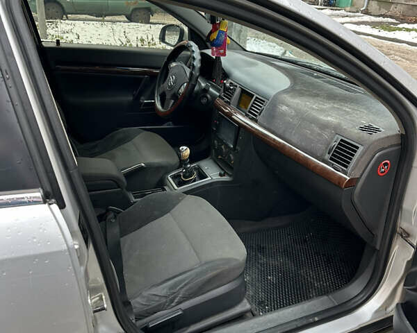 Сірий Опель Вектра, об'ємом двигуна 3.17 л та пробігом 312 тис. км за 3700 $, фото 5 на Automoto.ua