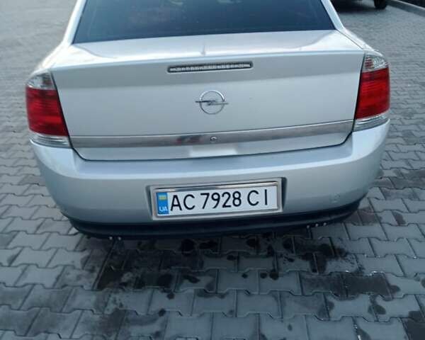Серый Опель Вектра, объемом двигателя 2.2 л и пробегом 320 тыс. км за 4550 $, фото 1 на Automoto.ua