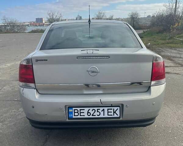 Серый Опель Вектра, объемом двигателя 2.2 л и пробегом 175 тыс. км за 5300 $, фото 2 на Automoto.ua