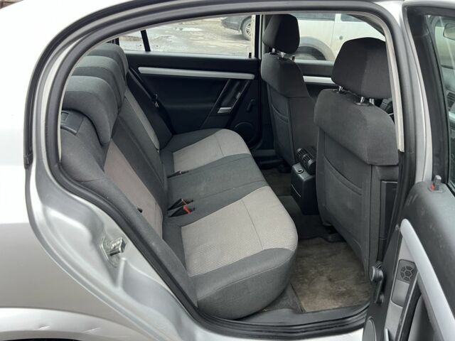 Сірий Опель Вектра, об'ємом двигуна 1.9 л та пробігом 241 тис. км за 2200 $, фото 14 на Automoto.ua