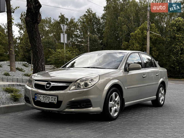 Серый Опель Вектра, объемом двигателя 2.2 л и пробегом 318 тыс. км за 3850 $, фото 1 на Automoto.ua