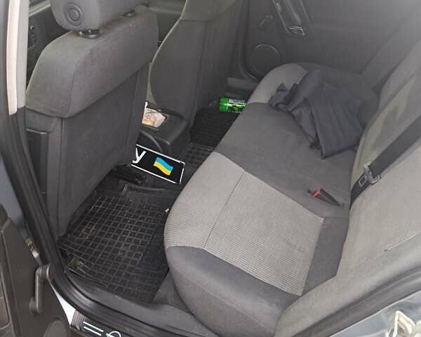 Сірий Опель Вектра, об'ємом двигуна 1.6 л та пробігом 200 тис. км за 4300 $, фото 3 на Automoto.ua