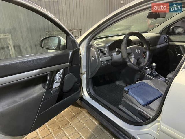 Сірий Опель Вектра, об'ємом двигуна 1.6 л та пробігом 318 тис. км за 4099 $, фото 10 на Automoto.ua