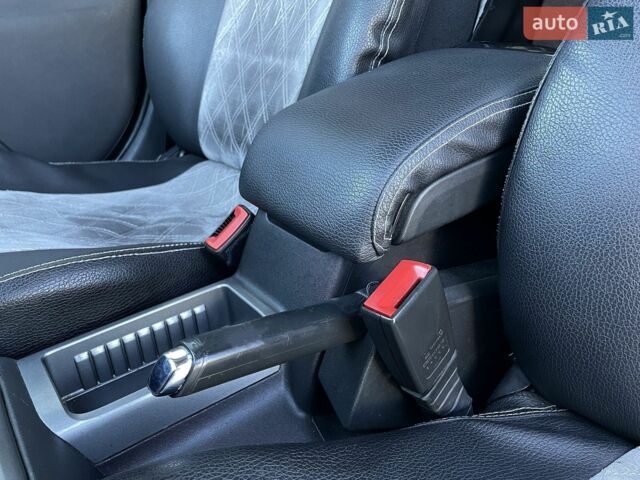 Сірий Опель Вектра, об'ємом двигуна 1.8 л та пробігом 270 тис. км за 5299 $, фото 32 на Automoto.ua