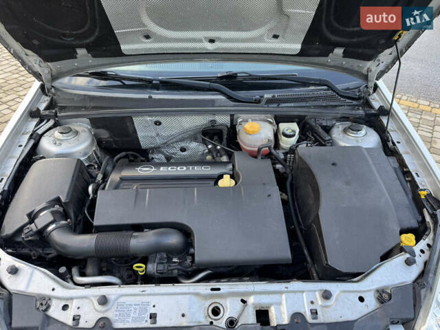 Сірий Опель Вектра, об'ємом двигуна 2.2 л та пробігом 182 тис. км за 4999 $, фото 48 на Automoto.ua