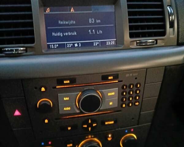 Серый Опель Вектра, объемом двигателя 1.9 л и пробегом 315 тыс. км за 4200 $, фото 7 на Automoto.ua