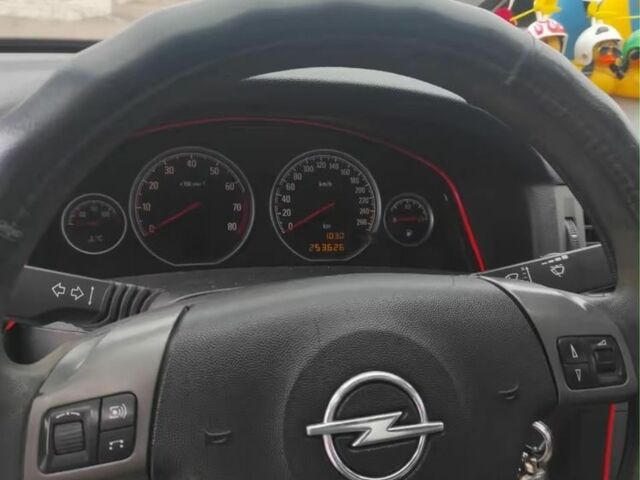 Сірий Опель Вектра, об'ємом двигуна 1.8 л та пробігом 250 тис. км за 3212 $, фото 5 на Automoto.ua