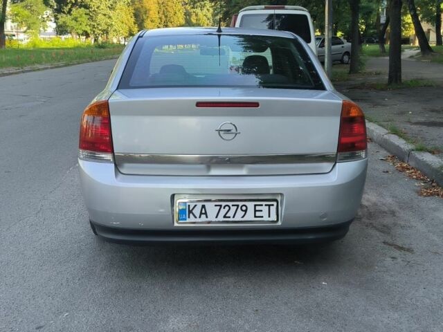 Серый Опель Вектра, объемом двигателя 1.8 л и пробегом 350 тыс. км за 2999 $, фото 2 на Automoto.ua