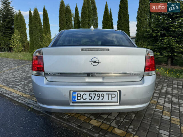 Сірий Опель Вектра, об'ємом двигуна 2.2 л та пробігом 180 тис. км за 5350 $, фото 27 на Automoto.ua