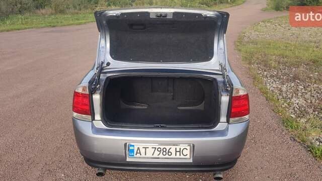 Сірий Опель Вектра, об'ємом двигуна 2.2 л та пробігом 212 тис. км за 4100 $, фото 7 на Automoto.ua