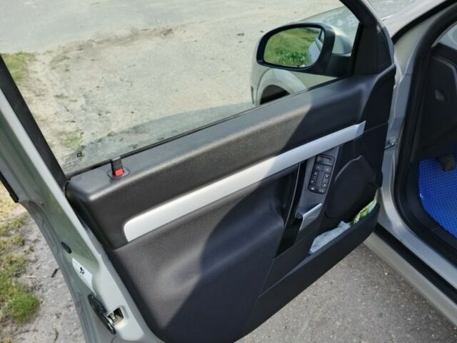 Серый Опель Вектра, объемом двигателя 2.2 л и пробегом 284 тыс. км за 4900 $, фото 5 на Automoto.ua