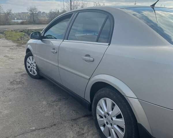 Серый Опель Вектра, объемом двигателя 2.2 л и пробегом 175 тыс. км за 5300 $, фото 4 на Automoto.ua