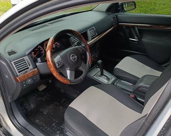 Серый Опель Вектра, объемом двигателя 2.2 л и пробегом 330 тыс. км за 4000 $, фото 4 на Automoto.ua