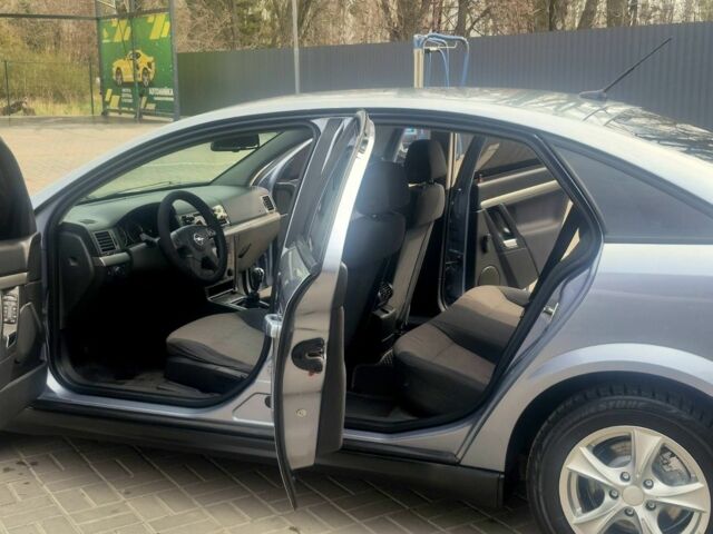 Сірий Опель Вектра, об'ємом двигуна 1.9 л та пробігом 202 тис. км за 4200 $, фото 9 на Automoto.ua