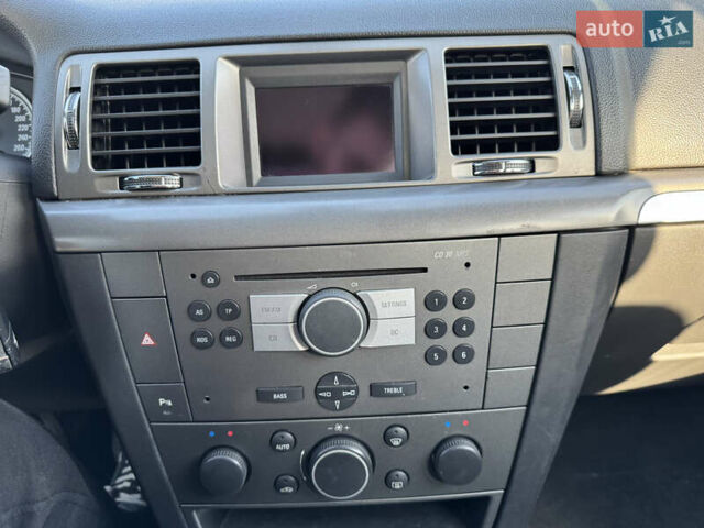 Серый Опель Вектра, объемом двигателя 2.2 л и пробегом 182 тыс. км за 5000 $, фото 68 на Automoto.ua