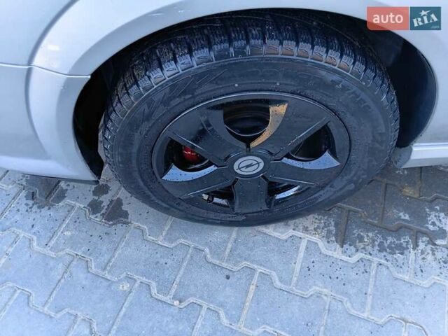 Серый Опель Вектра, объемом двигателя 1.9 л и пробегом 315 тыс. км за 4200 $, фото 15 на Automoto.ua