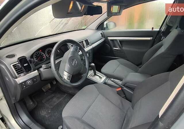 Серый Опель Вектра, объемом двигателя 2.2 л и пробегом 160 тыс. км за 5800 $, фото 25 на Automoto.ua