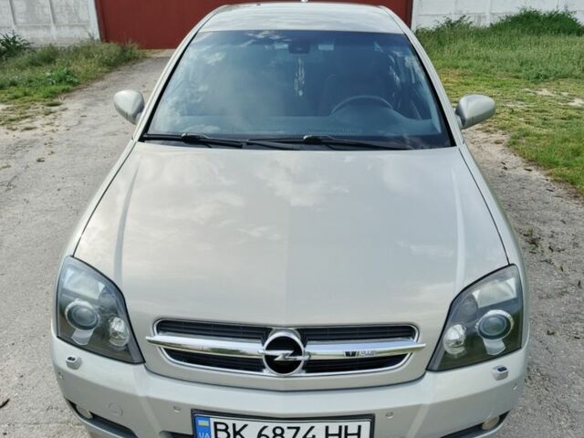 Серый Опель Вектра, объемом двигателя 2.2 л и пробегом 284 тыс. км за 4900 $, фото 1 на Automoto.ua