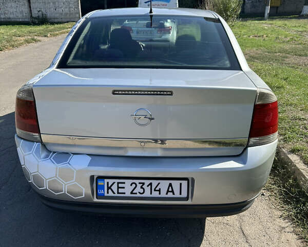 Сірий Опель Вектра, об'ємом двигуна 2.2 л та пробігом 375 тис. км за 4500 $, фото 3 на Automoto.ua