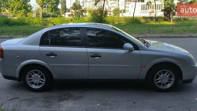 Сірий Опель Вектра, об'ємом двигуна 1.8 л та пробігом 350 тис. км за 3000 $, фото 4 на Automoto.ua