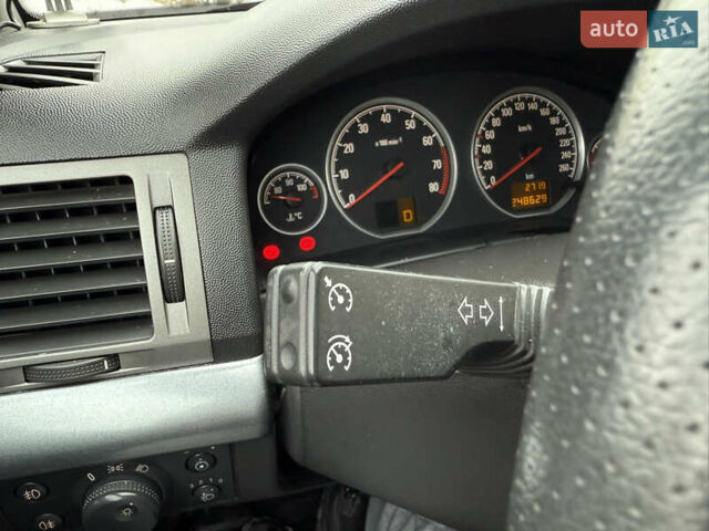 Сірий Опель Вектра, об'ємом двигуна 2.2 л та пробігом 248 тис. км за 4400 $, фото 42 на Automoto.ua
