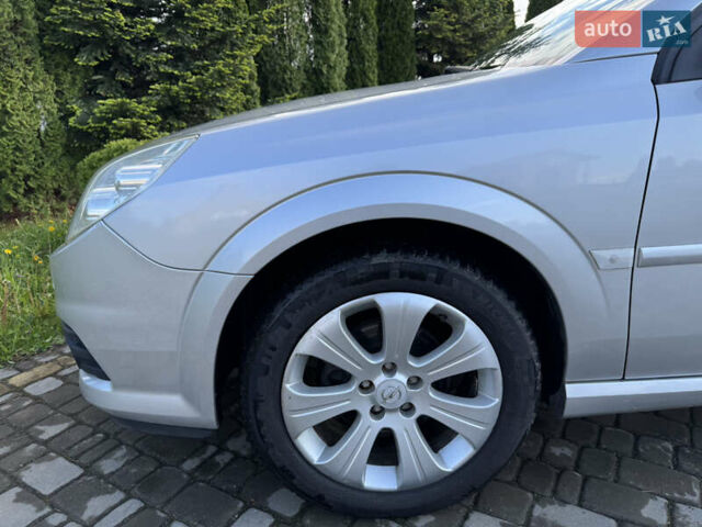 Серый Опель Вектра, объемом двигателя 2.2 л и пробегом 182 тыс. км за 5000 $, фото 42 на Automoto.ua