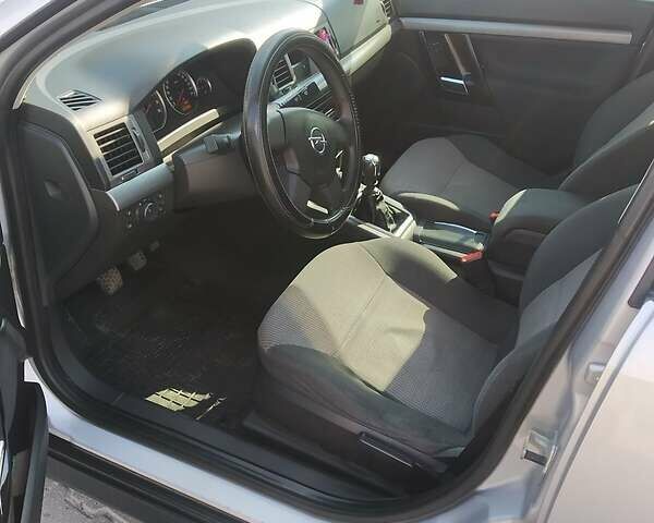 Серый Опель Вектра, объемом двигателя 1.6 л и пробегом 158 тыс. км за 4800 $, фото 2 на Automoto.ua