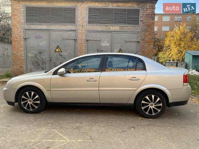 Серый Опель Вектра, объемом двигателя 2.2 л и пробегом 300 тыс. км за 4300 $, фото 2 на Automoto.ua