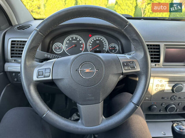 Сірий Опель Вектра, об'ємом двигуна 2.2 л та пробігом 180 тис. км за 5200 $, фото 65 на Automoto.ua