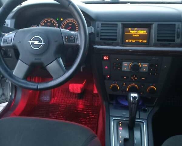 Серый Опель Вектра, объемом двигателя 2.2 л и пробегом 320 тыс. км за 4550 $, фото 13 на Automoto.ua