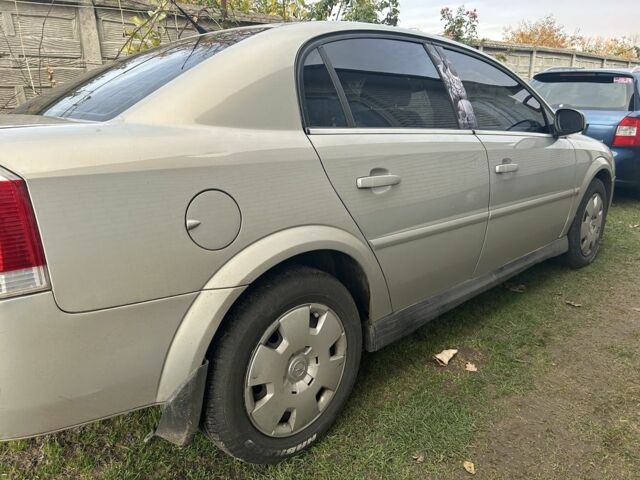 Серый Опель Вектра, объемом двигателя 2.2 л и пробегом 278 тыс. км за 4200 $, фото 5 на Automoto.ua