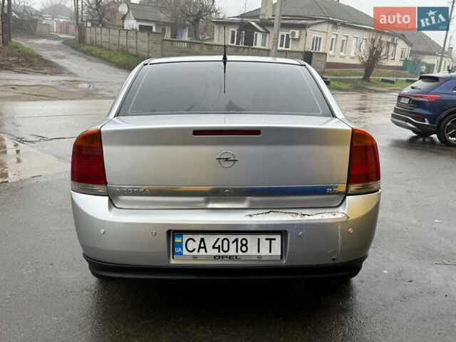 Сірий Опель Вектра, об'ємом двигуна 2.2 л та пробігом 180 тис. км за 3800 $, фото 4 на Automoto.ua