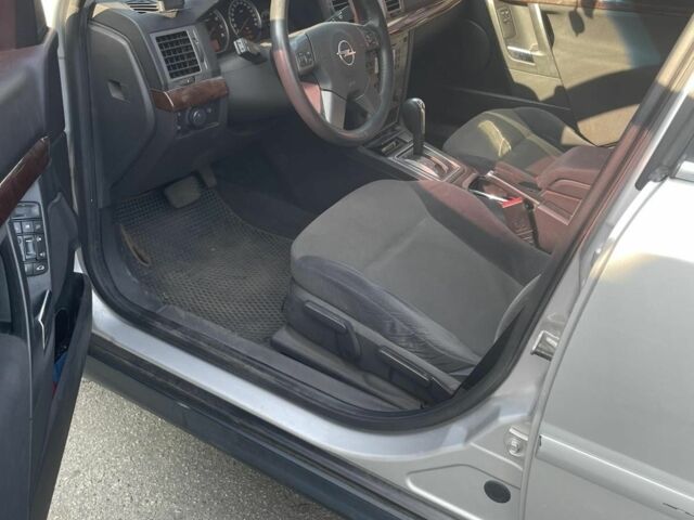 Серый Опель Вектра, объемом двигателя 2.2 л и пробегом 251 тыс. км за 3500 $, фото 7 на Automoto.ua